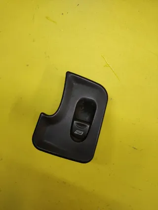 BOTONERA ELEVALUNAS DERECHA ALFA 147