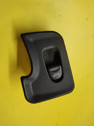 BOTONERA ELEVALUNAS DERECHA ALFA 147