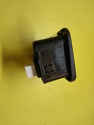 BOTONERA ELEVALUNAS DERECHA ALFA 147