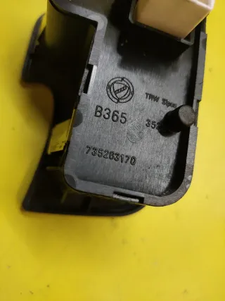 BOTONERA ELEVALUNAS DERECHA ALFA 147