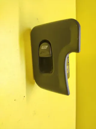 BOTONERA ELEVALUNAS DERECHA ALFA 147