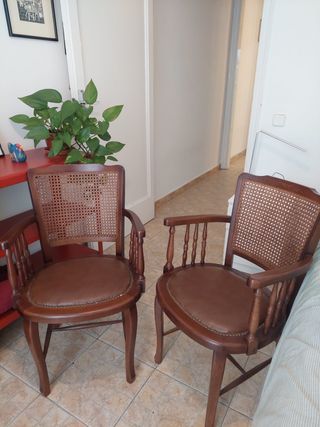 Sillas coloniales de madera con ratan 2 piezas
