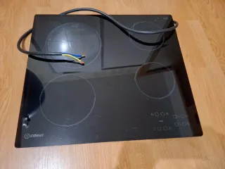 Vitrocerámica Indesit 4 fuegos