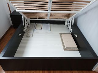 Canapé,colchón,funda,mesita y cabecero