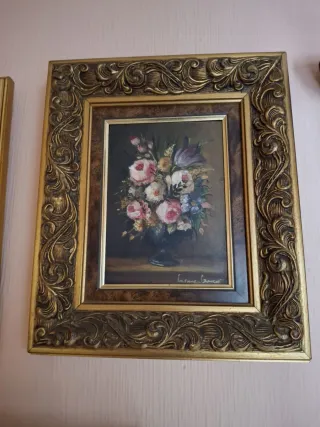 Cuadro al óleo con motivo floral.