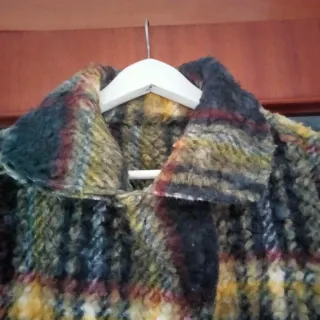 Abrigo Escocés Rizado