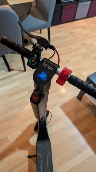 Patinete + extras Bongo Serie A Advance Connected