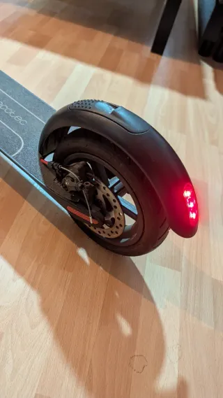 Patinete + extras Bongo Serie A Advance Connected