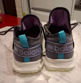 Zapatillas grises con detalles morados de mujer 41