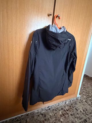 Anorak Wed’ze (Decathlon) negro con interior polar