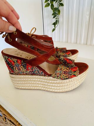 Sandalias Cuña Plataforma Boho La Flor de Calzado