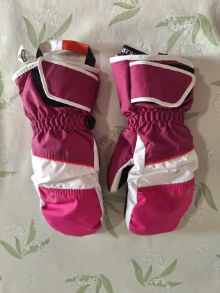 Manoplas nieve niña