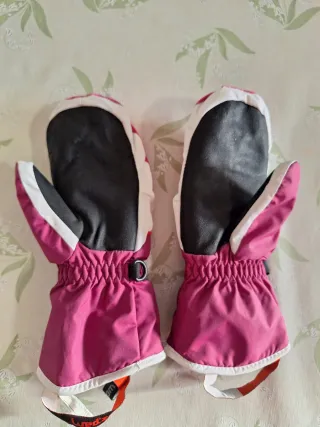 Manoplas nieve niña