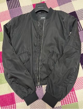 Cazadora bomber negra