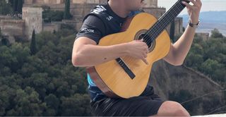 CLASES GUITARRA ESPAÑOLA Y FLAMENCA BARAKALDO