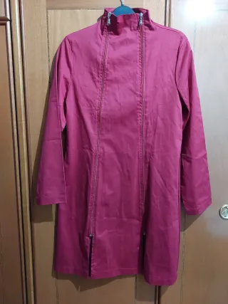 Vestido rojo con cremalleras