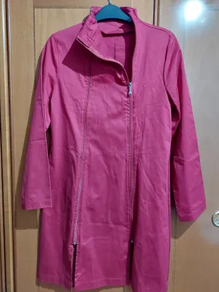 Vestido rojo con cremalleras