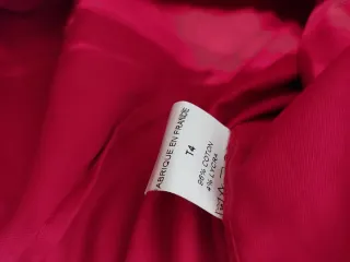 Vestido rojo con cremalleras