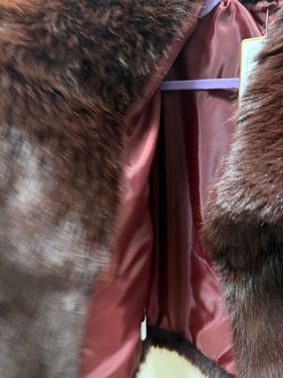 Chaquetón pelo granate talla única con bolsillos