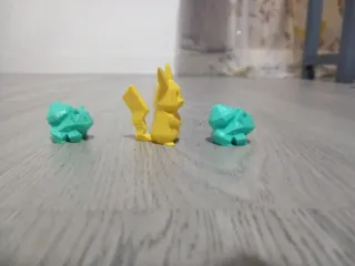 Figuras Pokémon 3D (Pikachu y Bulbasaur)