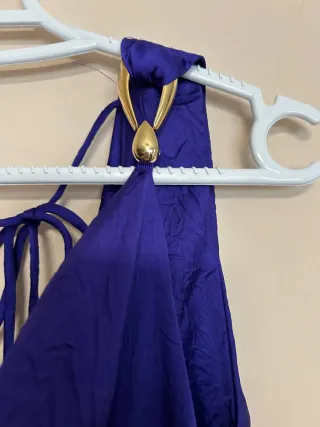 Vestido largo satinado con aplique dorado Zara L