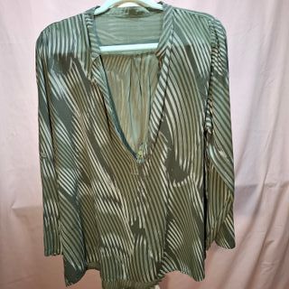 Blusa verde fluida