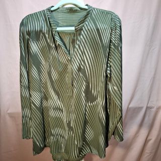 Blusa verde fluida