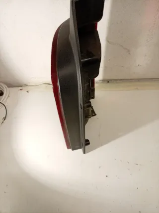 Piloto trasero izquierdo VW T5