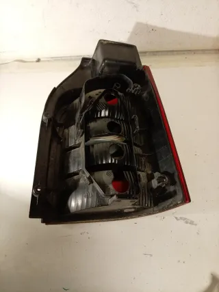 Piloto trasero izquierdo VW T5