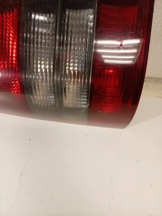 Piloto trasero izquierdo VW T5