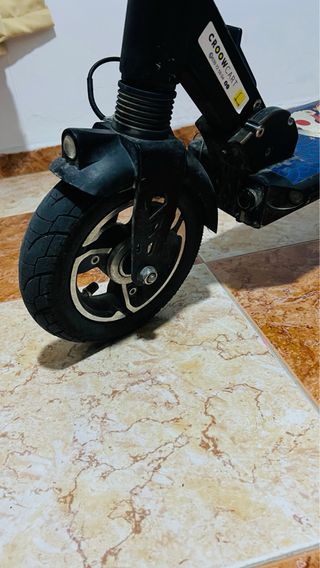 Patinete eléctrico negro