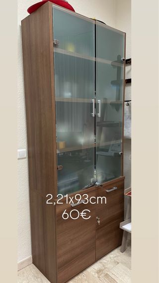 Armario/Vitrina alta con puertas de cristal – 2,21