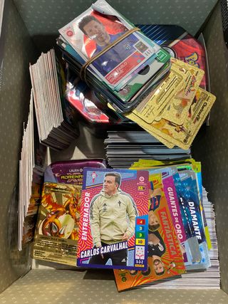 Lote Cartas Coleccionables Fútbol y Pokémon