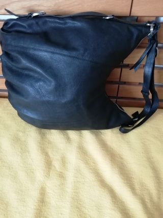 Bolso grande de piel negro