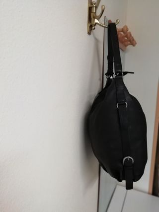 Bolso grande de piel negro