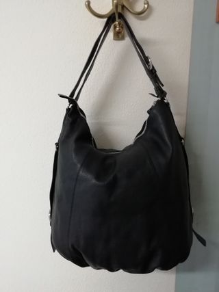 Bolso grande de piel negro