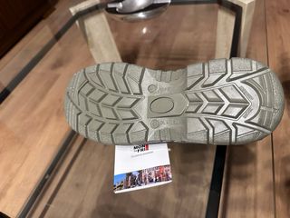 Se vende botas de seguridad Mon to Fri nuevas