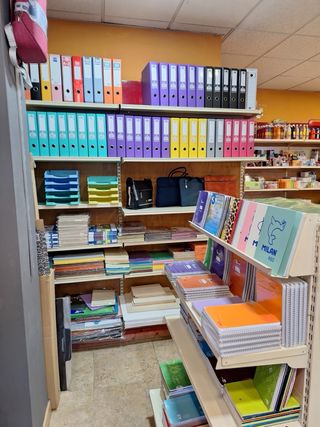 Mobiliario y stock papelería