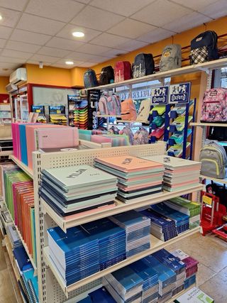 Mobiliario y stock papelería