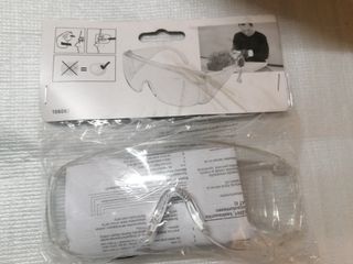 Casco y gafas de seguridad