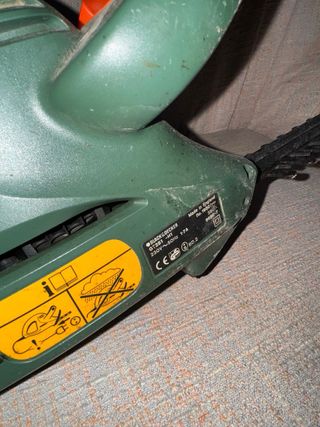 Corta setos Black+Decker 41cm GT251