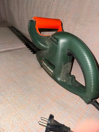 Corta setos Black+Decker 41cm GT251