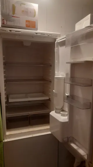 Nevera Balay con dispensador de agua