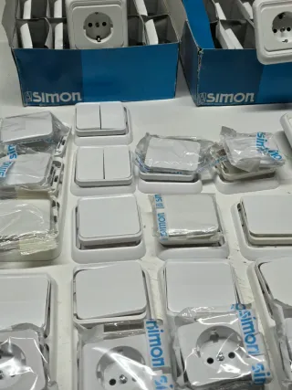 Interruptores y enchufes Simón 75