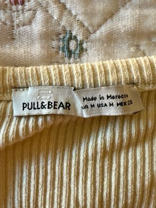 Crop top amarillo escote triangular