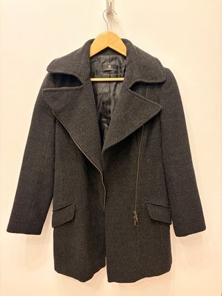 Abrigo de alpaca con lana, marca Tumi, negro