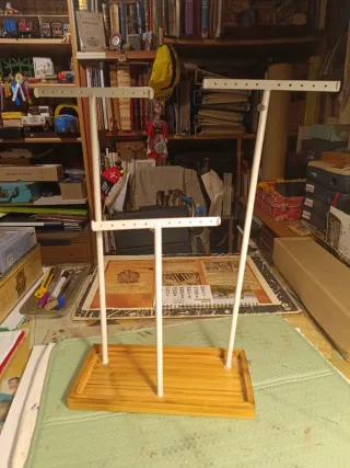 Espositore gioielli in metallo e legno 25 cm di larghezza