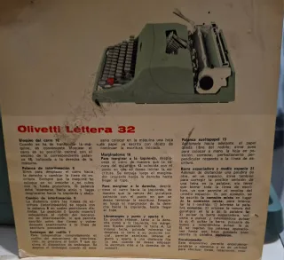 Máquina de escribir Olivetti lettera 32