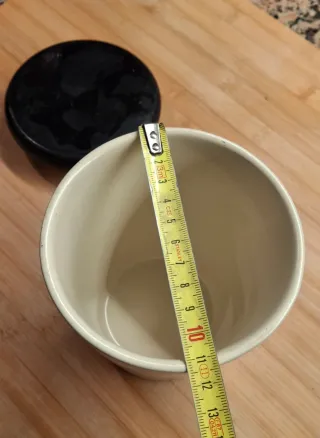 Set due mug e un barattolo caffé