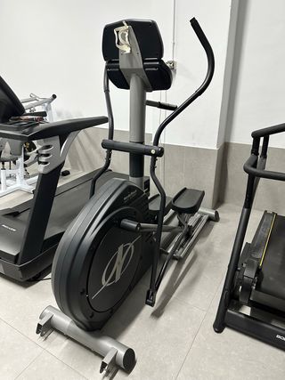 BICICLETA ELÍPTICA PROFESIONAL .